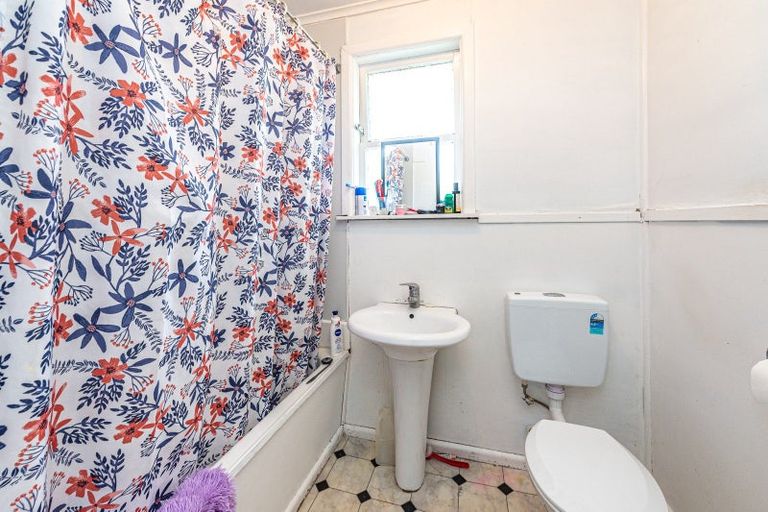 Photo of property in 105 Purnell Street, College Estate, Whanganui, 4500