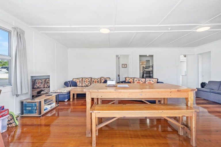 Photo of property in 2a Finch Street, One Tree Point, 0118