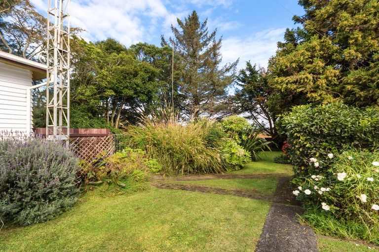 Photo of property in 327 Waiuku Road, Puni, Pukekohe, 2678