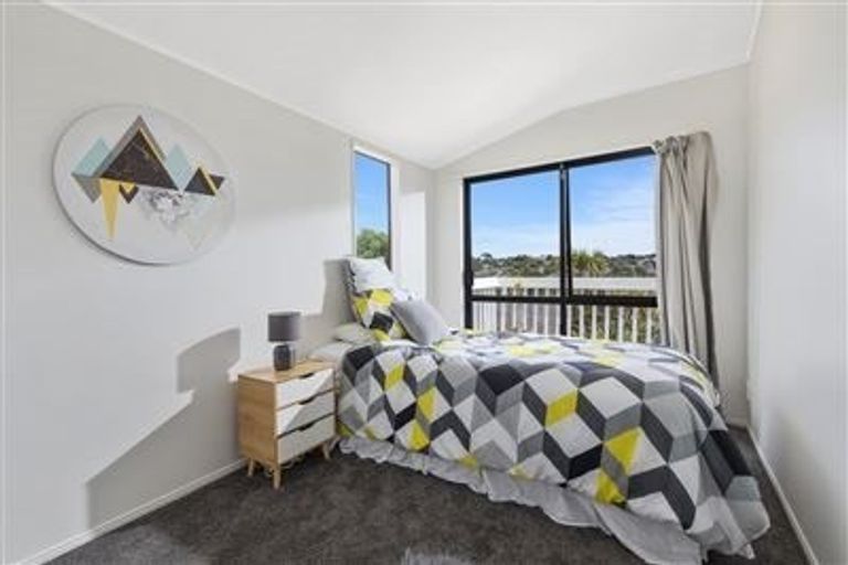 Photo of property in 2/7 Arran Road, Browns Bay, Auckland, 0630