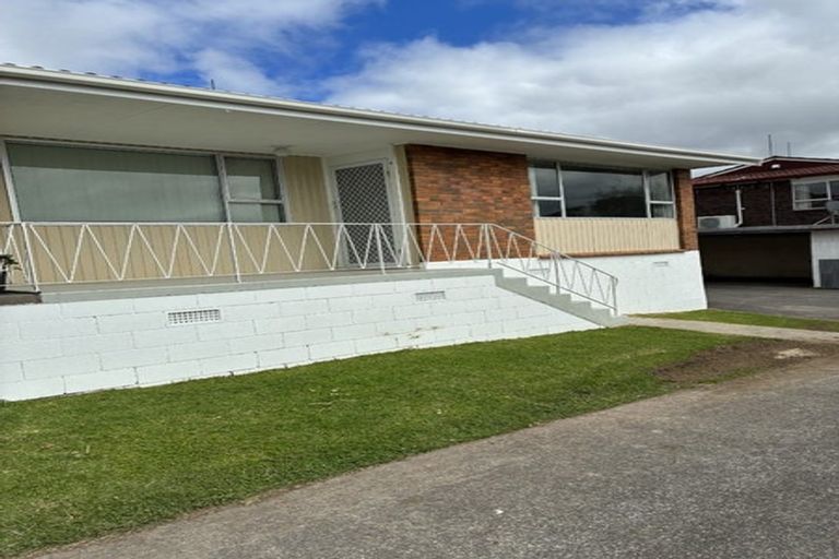 Photo of property in 4/48 Mcleod Road, Henderson, Auckland, 0612
