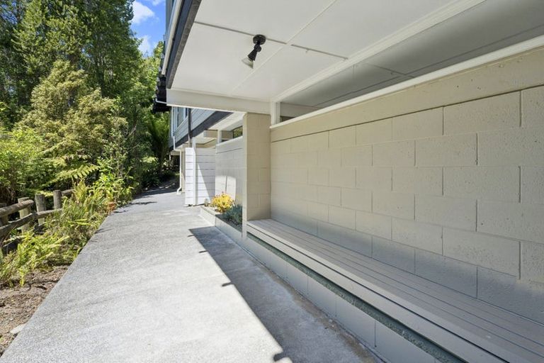 Photo of property in 222 Atkinson Road, Titirangi, Auckland, 0604