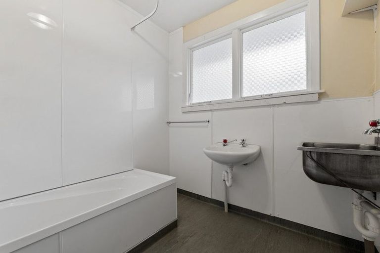 Photo of property in 1/1 Colman Avenue, Sockburn, Christchurch, 8042