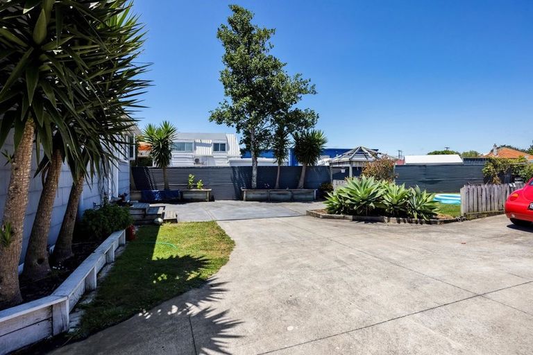 Photo of property in 336 Carrington Street, Vogeltown, New Plymouth, 4310