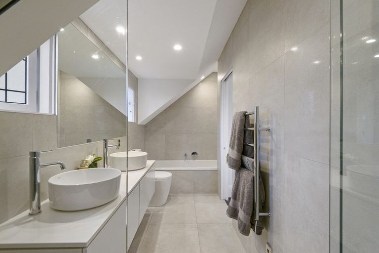 Photo of property in 102 Heaton Street, Merivale, Christchurch, 8052