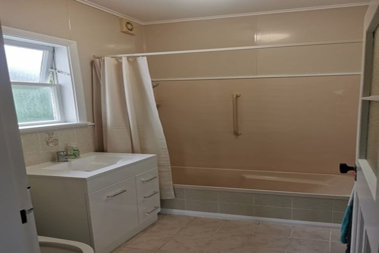 Photo of property in 5 Godley Street, Waterloo, Lower Hutt, 5011