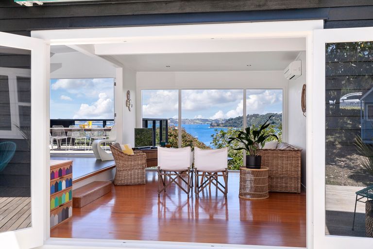 Photo of property in 24 Barrier View Road, Leigh, 0985