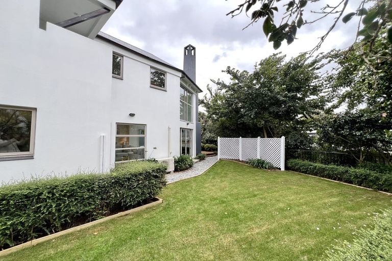 Photo of property in 2/37 Poynder Avenue, Merivale, Christchurch, 8014