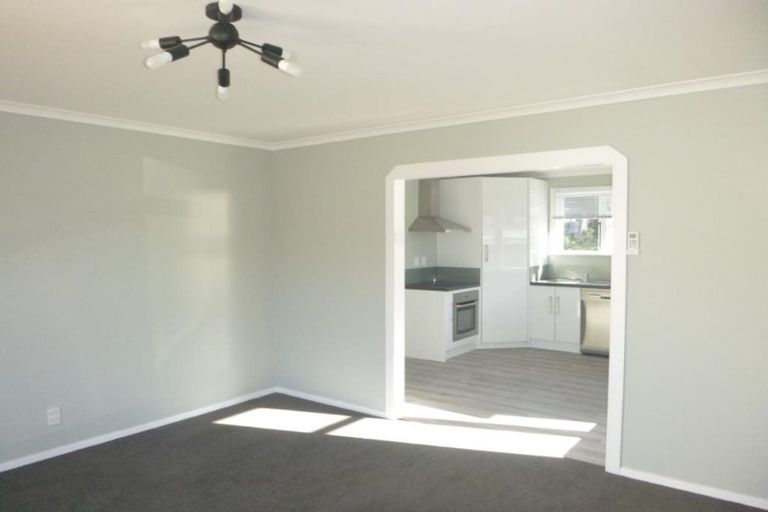 Photo of property in 121 Wellington Road, Wainuiomata, Lower Hutt, 5014