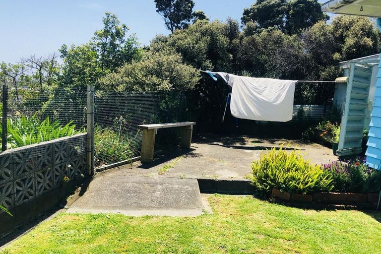 Photo of property in 46 Raukawa Street, Strathmore Park, Wellington, 6022