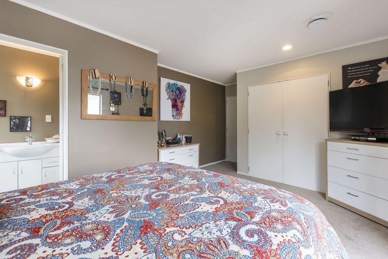 Photo of property in 3 Village Park Drive, Welcome Bay, Tauranga, 3112