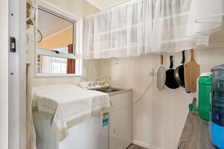 Photo of property in 19 Tainui Street, Castlecliff, Whanganui, 4501