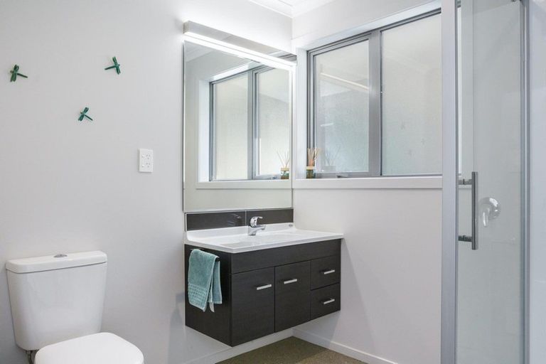 Photo of property in 24 Banks Boulevard, Whitby, Porirua, 5024