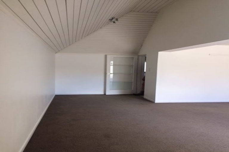 Photo of property in 92b Aikmans Road, Merivale, Christchurch, 8014