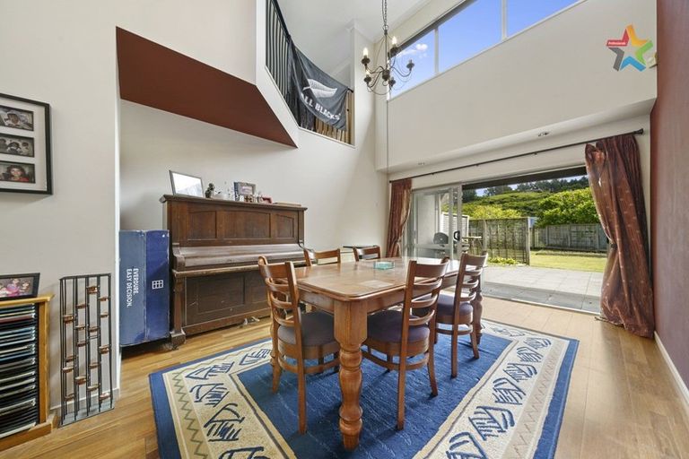 Photo of property in 41 Arahiwi Grove, Tirohanga, Lower Hutt, 5010