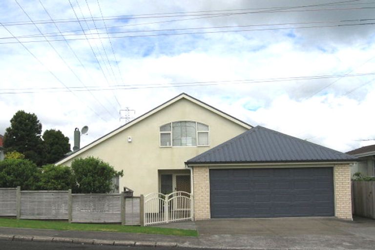 Photo of property in 10 Penney Avenue, Mount Roskill, Auckland, 1041