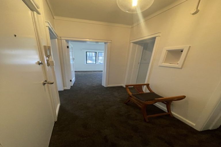 Photo of property in Westhaven Apartments, 1/127 Molesworth Street, Thorndon, Wellington, 6011