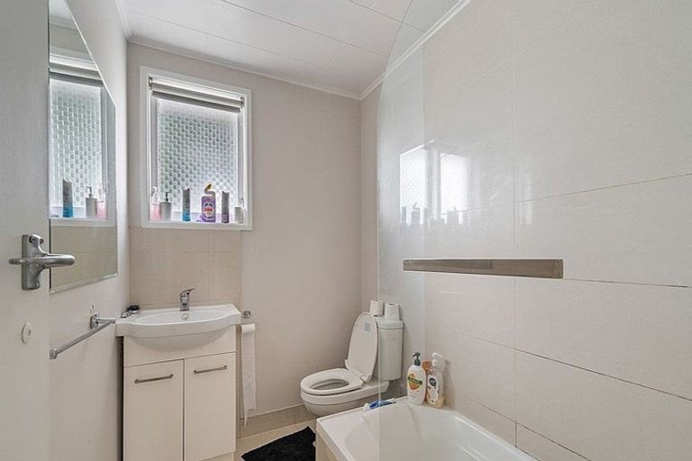 Photo of property in 4 Walden Place, Mangere East, Auckland, 2024