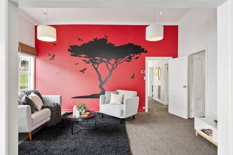 Photo of property in 160 Russell Terrace, Berhampore, Wellington, 6023