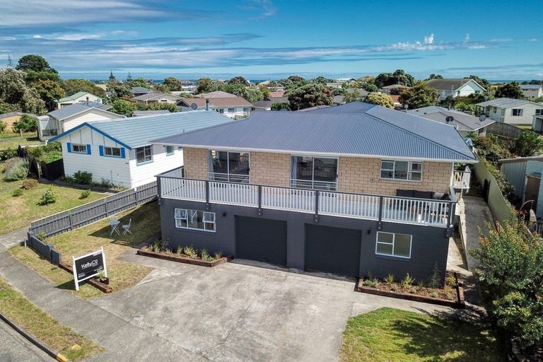 Photo of property in 6a-b Simcox Street, Otaki Beach, Otaki, 5512
