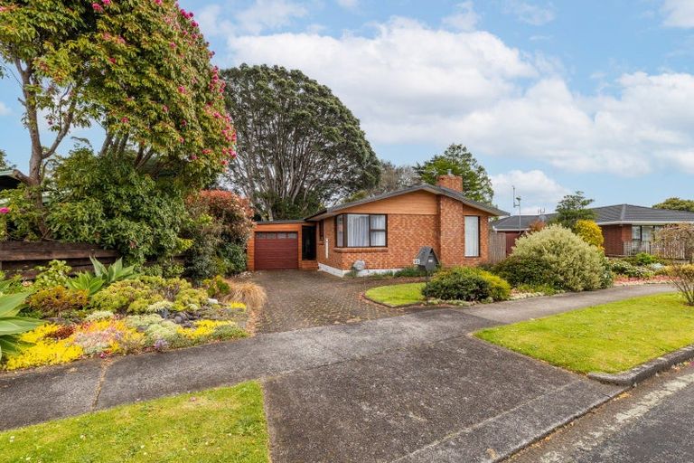Photo of property in 95 Manu Crescent, Upper Vogeltown, New Plymouth, 4310