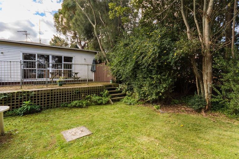 Photo of property in 327 Waiuku Road, Puni, Pukekohe, 2678