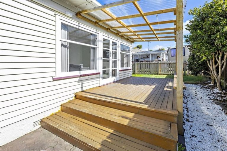 Photo of property in 2/15 Hill Road, Papatoetoe, Auckland, 2025