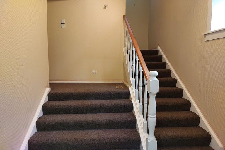 Photo of property in 6 Highland Crescent, Wadestown, Wellington, 6012