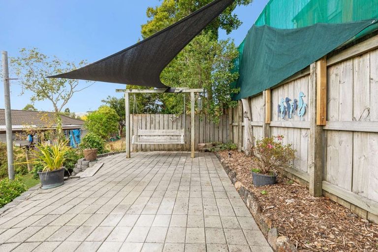 Photo of property in 10 Glucina Place, Glen Eden, Auckland, 0602