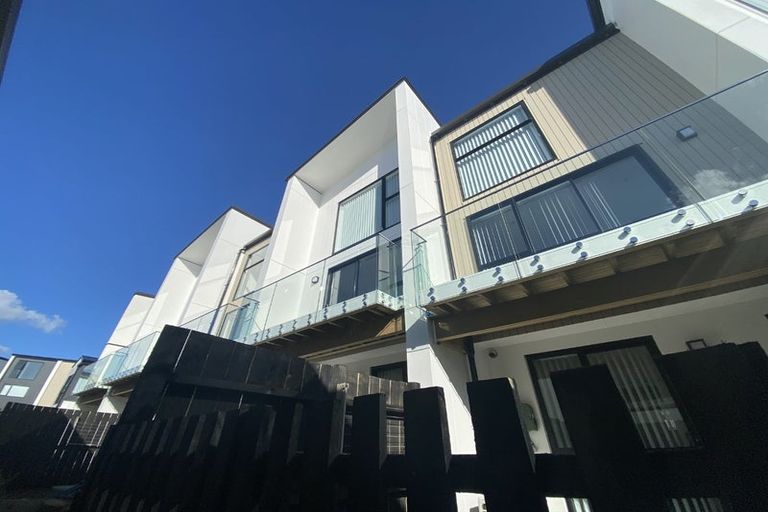 Photo of property in 29 Hinonga Loop, Silverdale, 0932