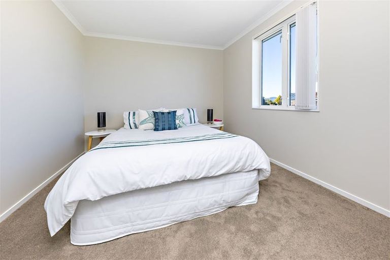 Photo of property in 14 Warbler Crescent, Papakura, 2110