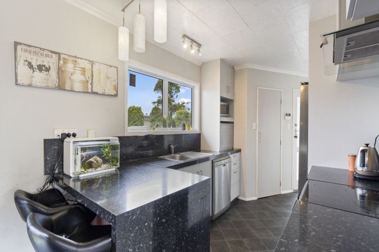 Photo of property in 21 Oberon Street, Stratford, 4332