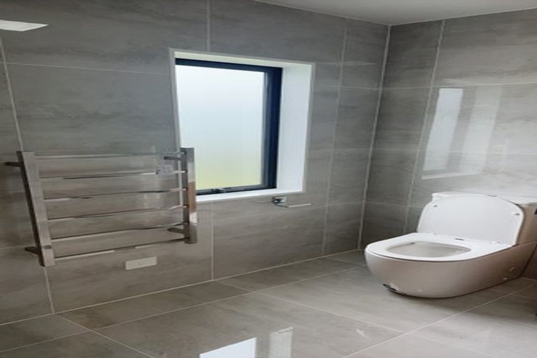 Photo of property in 48d Sunrise Avenue, Mairangi Bay, Auckland, 0630