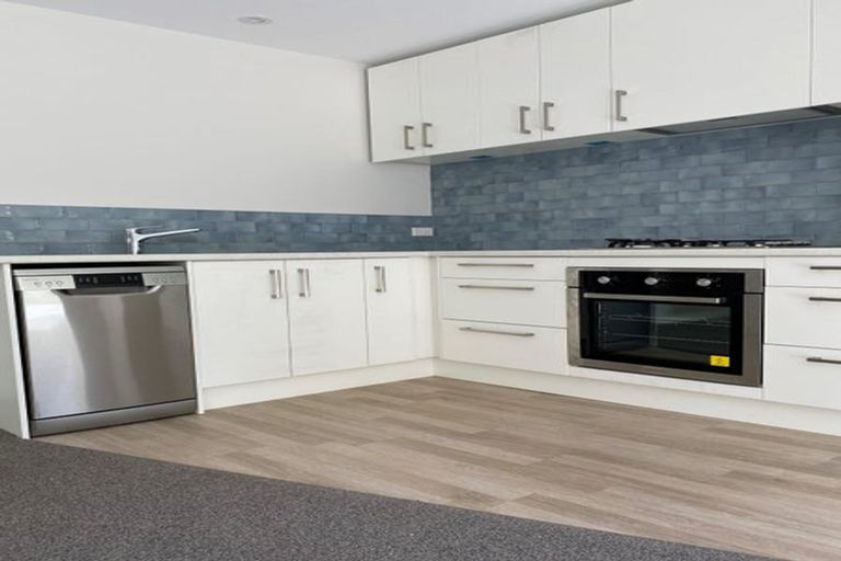 Photo of property in 120 Milton Road, Bluff Hill, Napier, 4110