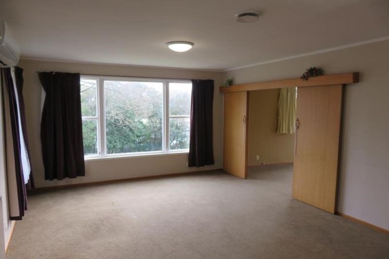 Photo of property in 7 Sunrise Boulevard, Tawa, Wellington, 5028