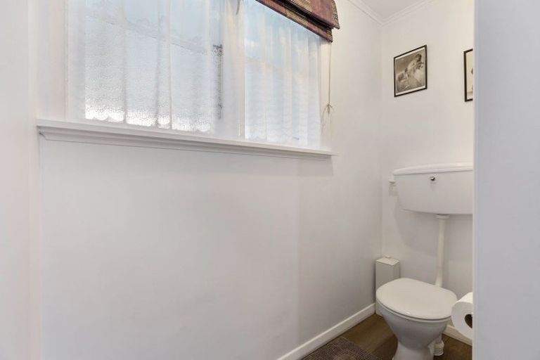 Photo of property in 15 Bull Street, Bulls, 4818