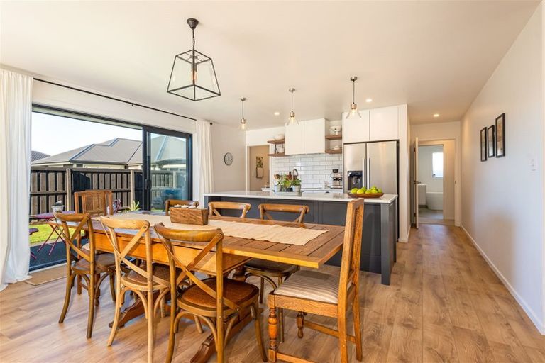 Photo of property in 9 Angus Place, Rangiora, 7400