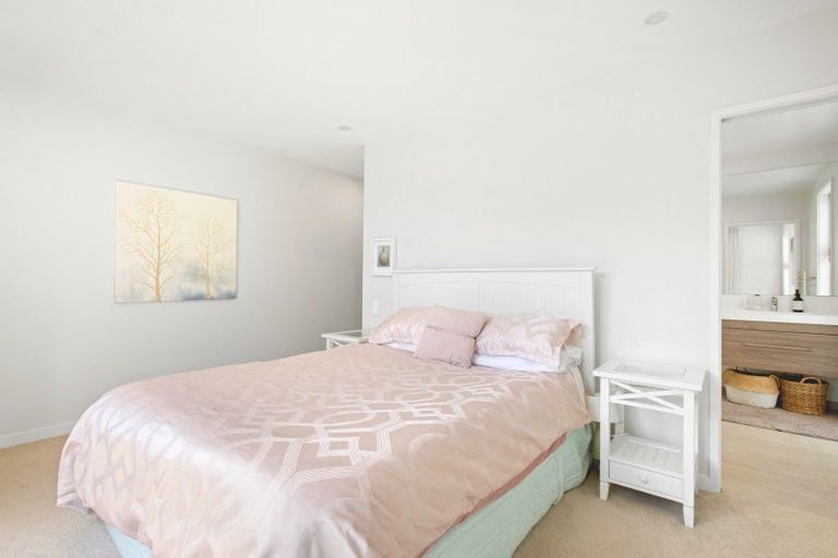 Photo of property in 72 Penetaka Heights, Pyes Pa, Tauranga, 3112