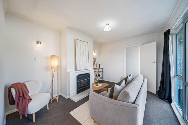 Photo of property in 64 Farquhars Road, Redwood, Christchurch, 8051