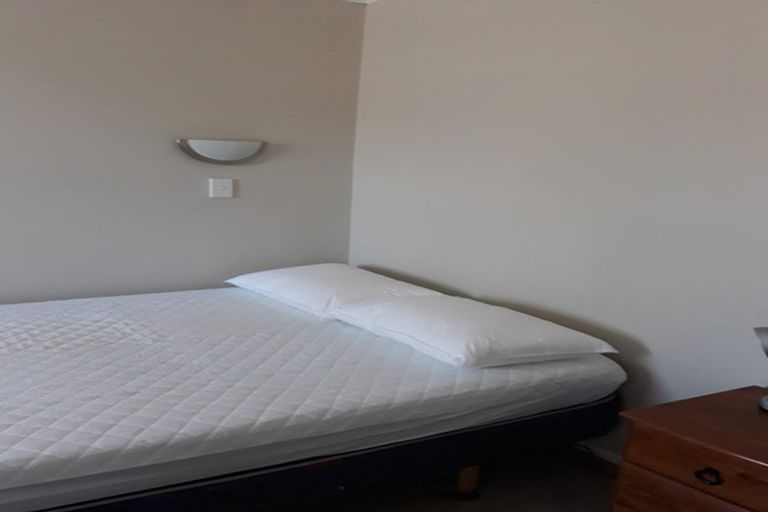 Photo of property in 203 Fitzherbert Avenue, West End, Palmerston North, 4410