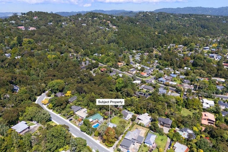 Photo of property in 60 Woodfern Crescent, Titirangi, Auckland, 0604