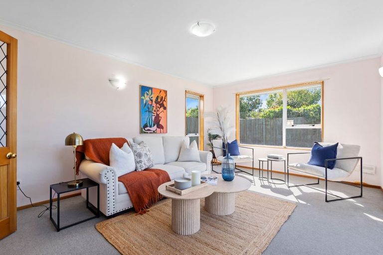 Photo of property in 2/3 Claverley Gardens, Avonhead, Christchurch, 8042