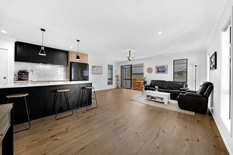 Photo of property in 10 Pipi Crescent, Tuakau, 2121
