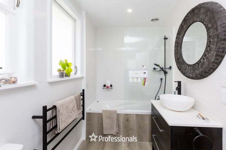 Photo of property in 28b Blenheim Street, Upper Hutt Central, Upper Hutt, 5018