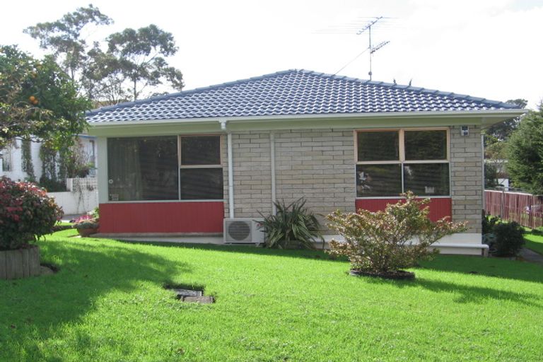 Photo of property in 1/4 Noumea Place, Mairangi Bay, Auckland, 0630