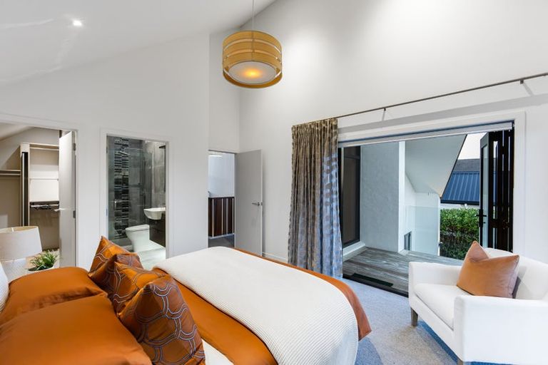 Photo of property in 11 Tuatini Place, Long Bay, Auckland, 0630