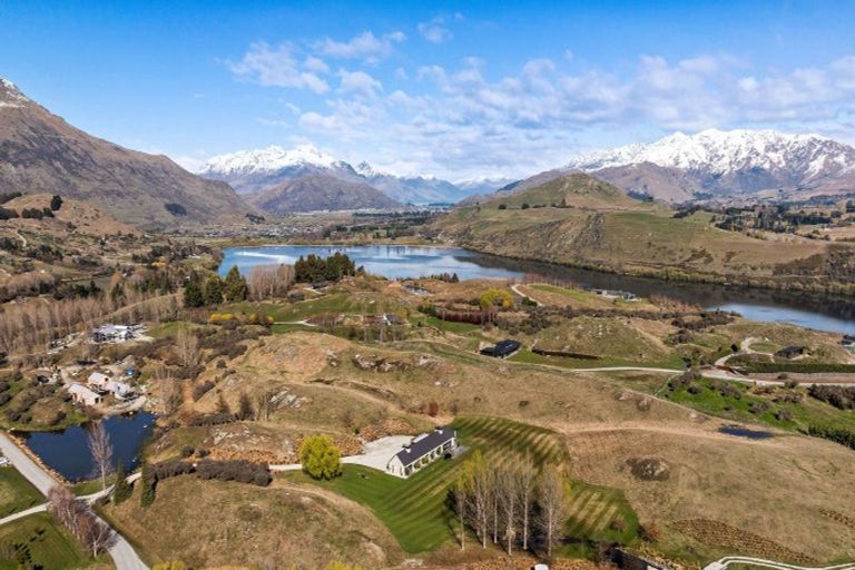 Photo of property in 7 Bendemeer Lane, Lake Hayes, Queenstown, 9371