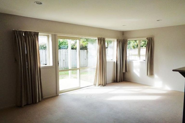 Photo of property in 8/103 Swanson Road, Henderson, Auckland, 0610