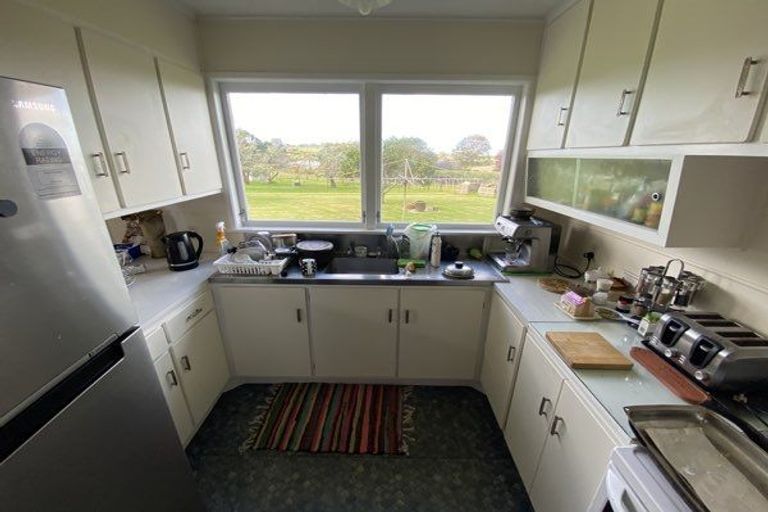 Photo of property in 96 Koraha Road, Kumeu, 0892