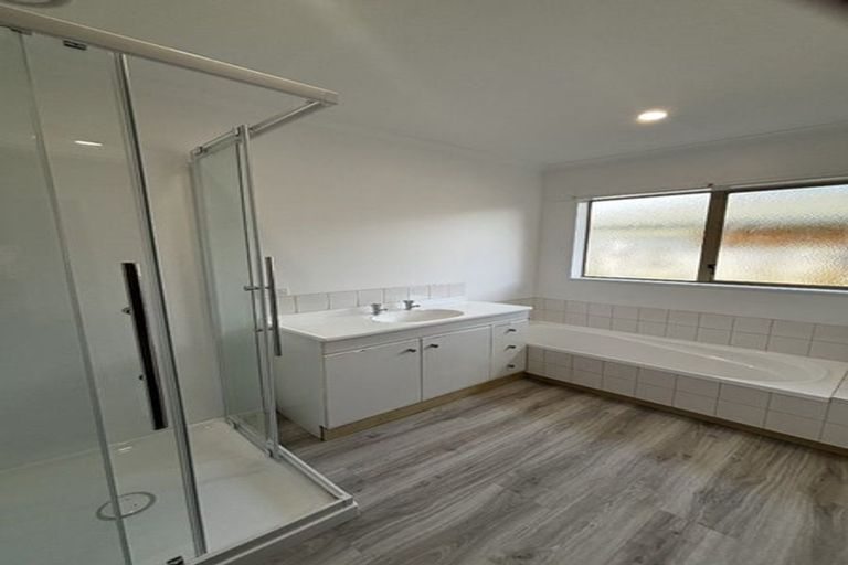 Photo of property in 1/9 Waiwera Place, Merrilands, New Plymouth, 4312